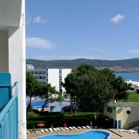 公寓式酒店 Colosseum 2 阳光海滩