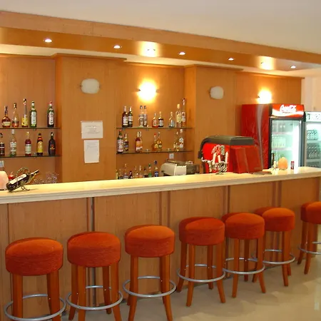 Colosseum 2 公寓式酒店 阳光海滩